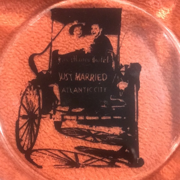 Vintage “Just Married “ ashtray - Picture 3 of 3